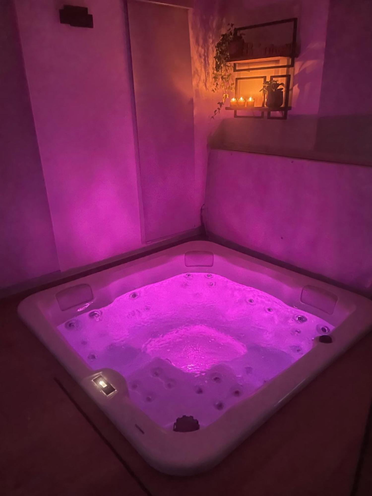 Logement Avec Jacuzzi Joucas Zewnętrze zdjęcie